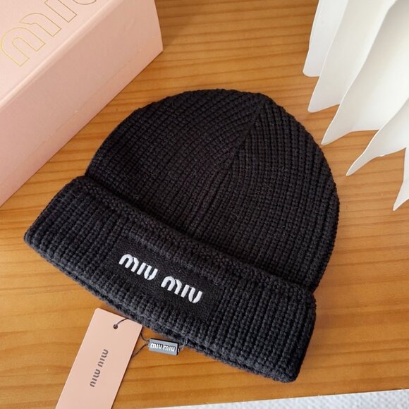 Miu Miu Knit Logo Slouchy Beanie - Picture 3 of 6